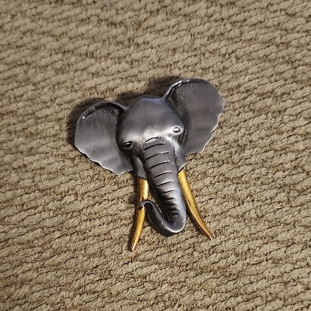 Elephant Brooch in Silver and Gold